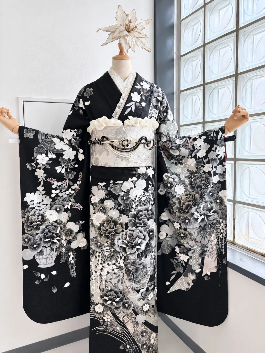 Full front view of the Furisode Plan A — White kimono styling